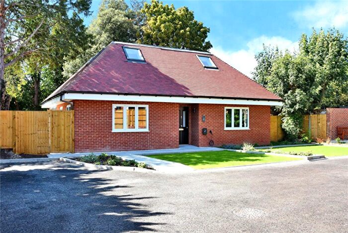 5 Bedroom Bungalow For Sale In Holly Oak Close, Cheam, Sutton, SM2