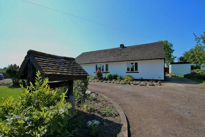 3 Bedroom Detached Bungalow To Rent In Elmstone Hardwick, Cheltenham, Glos, GL51