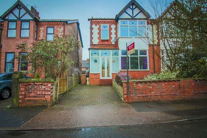 4 Bedroom Semi-Detached House To Rent In Claremont Road, Salford, M6