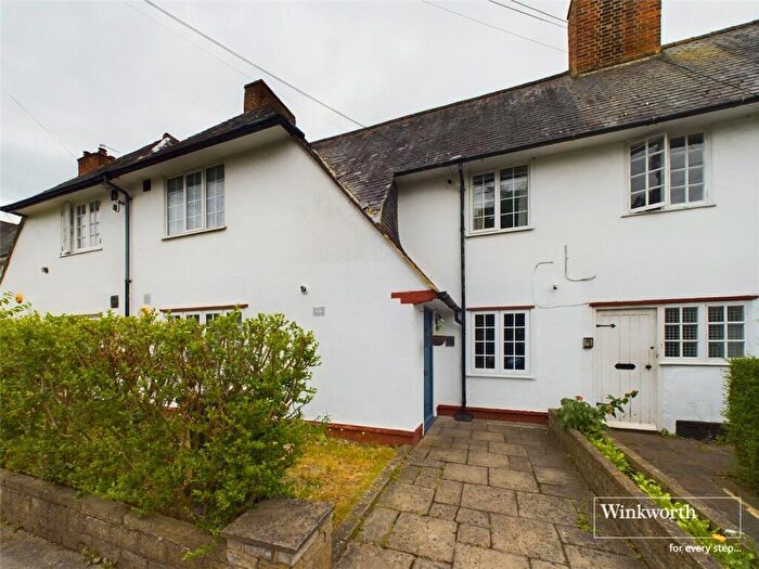 2 Bedroom Flat To Rent In Goldsmith Lane, Kingsbury, London, NW9