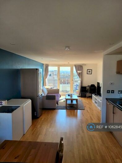 2 Bedroom Flat To Rent In Bell Street, Glasgow, G4