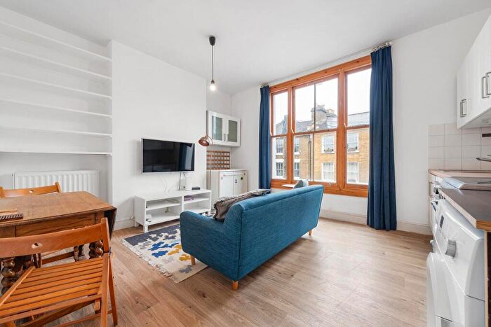2 Bedroom Flat For Sale In Pomfret Road, SE5