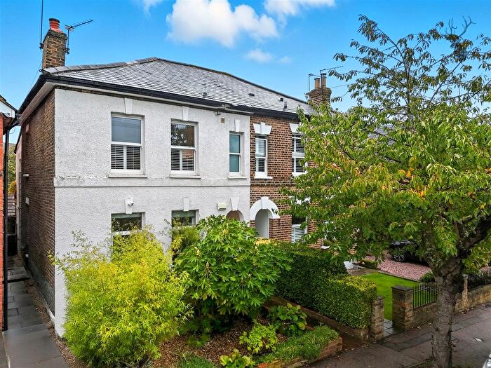2 Bedroom Flat For Sale In , Princes Road, Buckhurst Hill, IG9