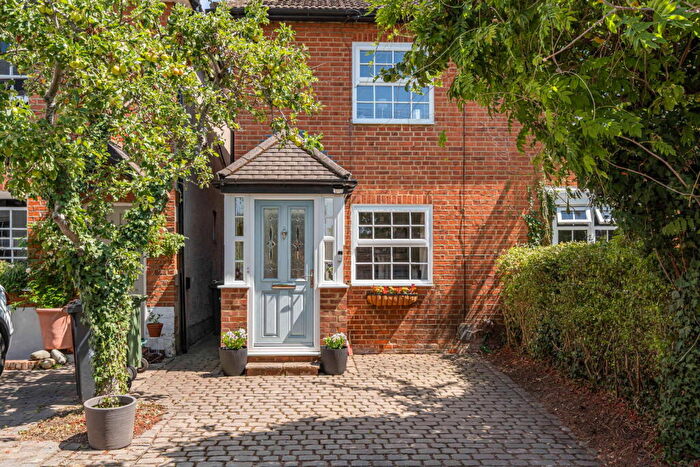 2 Bedroom Semi Detached House For Sale In Stoke Fields, Guildford, GU1