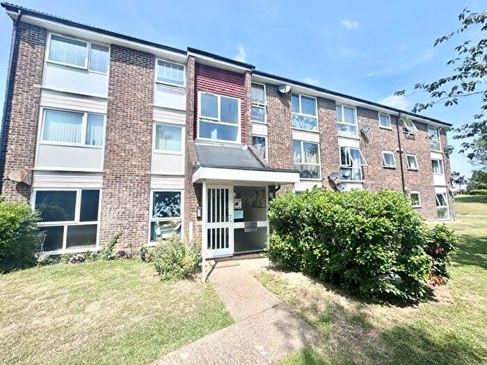 2 Bedroom Flat To Rent In Cornflower Drive, Chelmsford, CM1
