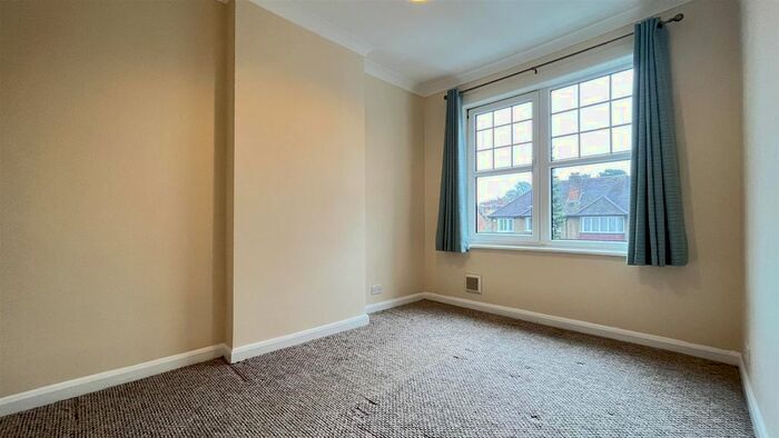 Studio To Rent In Camborne Road, Sutton, SM2