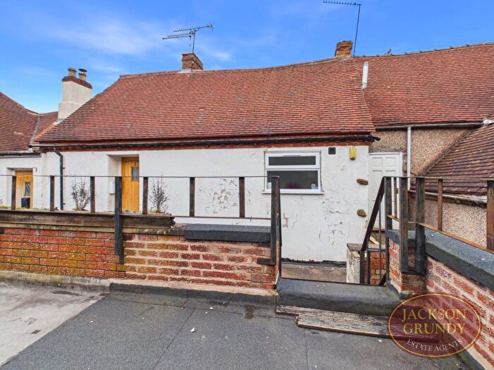 2 Bedroom Apartment To Rent In Sheaf Street, Daventry, NN11