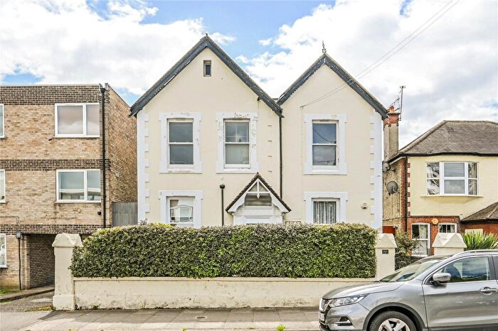 2 Bedroom Apartment For Sale In Truro Road, Wood Green, London, N22