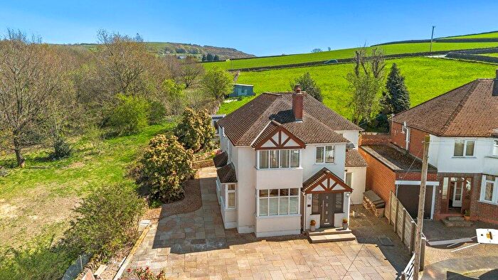 4 Bedroom Detached House For Sale In Middlehills, Macclesfield, SK11