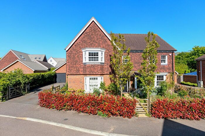 4 Bedroom Detached House For Sale In Ruglys Way, Charing, TN27