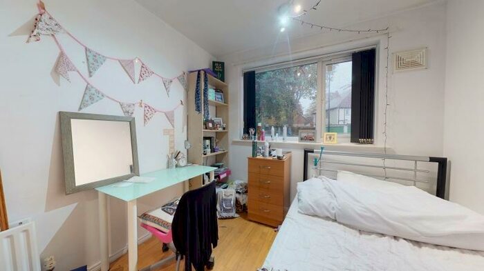 3 Bedroom Terraced House To Rent In The Poplars, Headingley, Leeds, LS6