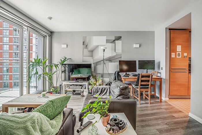 1 Bedroom Flat For Sale In Biscayne Avenue, Poplar, E14