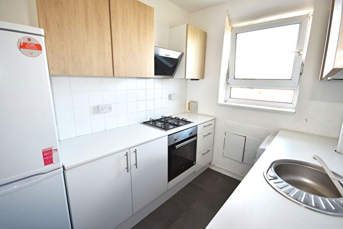 3 Bedroom Flat To Rent In Darling Row, Whitechapel, E1