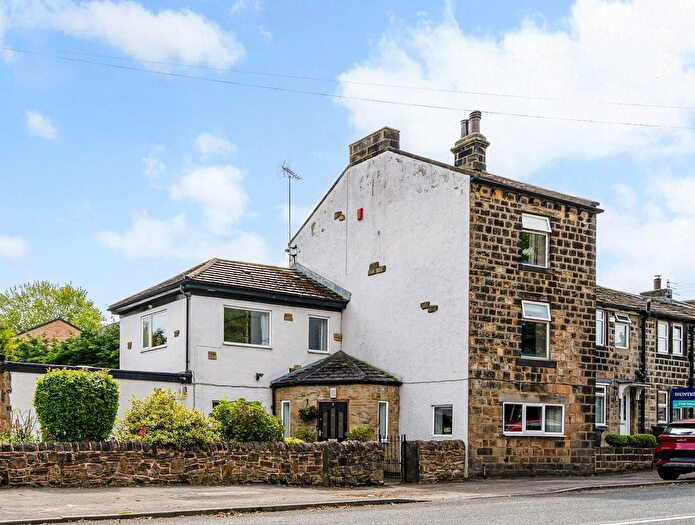 4 Bedroom End Of Terrace House For Sale In Apperley Lane, Rawdon Leeds, LS19
