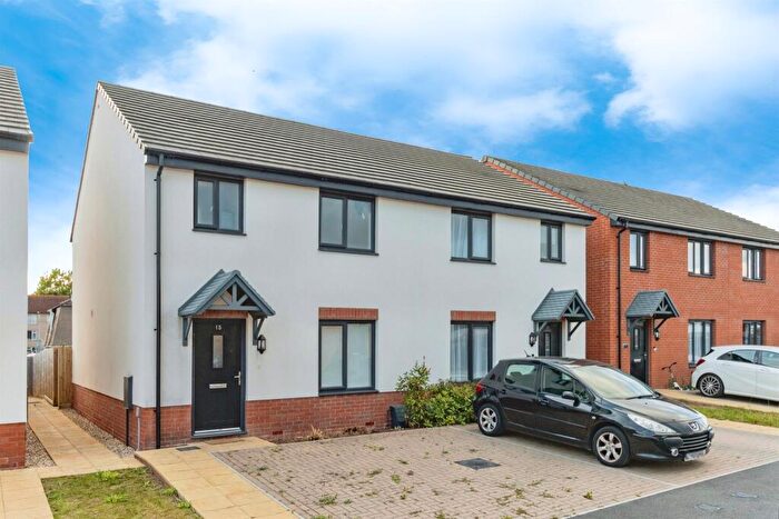 3 Bedroom Semi-Detached House For Sale In Penry Road, Exeter, EX2