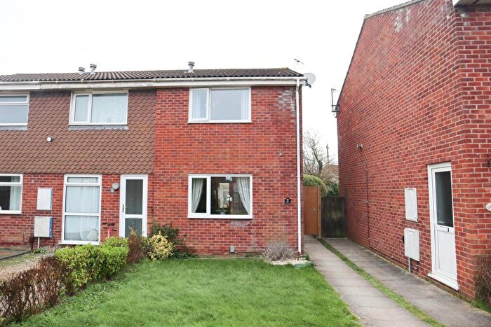 2 Bedroom House To Rent In Butterfield Park, Clevedon, BS21