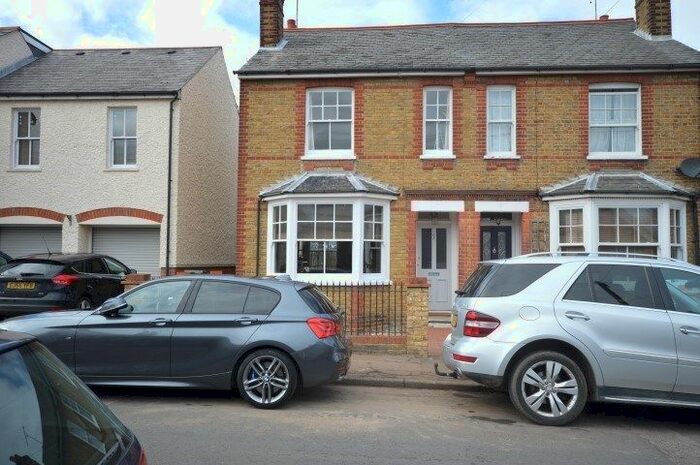 3 Bedroom Semi-Detached House To Rent In Rosebery Road, Chelmsford, CM2