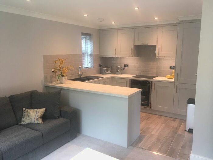 1 Bedroom Flat To Rent In Ashton Mount, Leeds, LS8