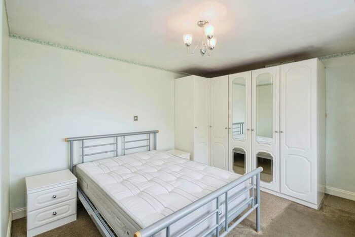 4 Bedroom Detached House For Sale In Lovedean Lane, Lovedean, Cowplain, Hampshire, PO8