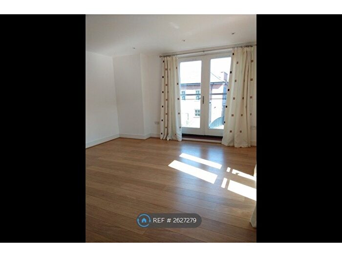 3 Bedroom Flat To Rent In Great Stour Mews, Canterbury, CT1