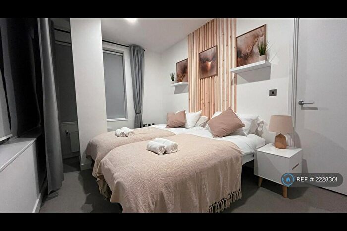 2 Bedroom Flat To Rent In The Platform_, Bracknell, RG12