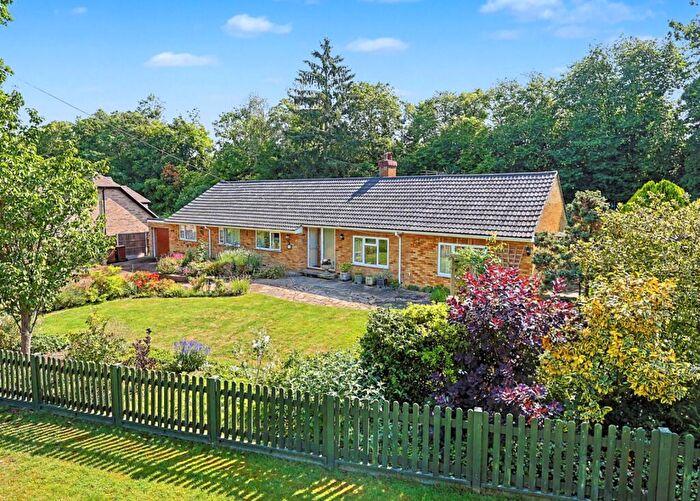 4 Bedroom Bungalow For Sale In Broom Hill, Oaklands, Welwyn, Hertfordshire, AL6