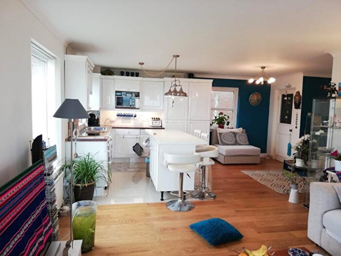 2 Bedroom Apartment To Rent In Brighton Road, Lancing, BN15