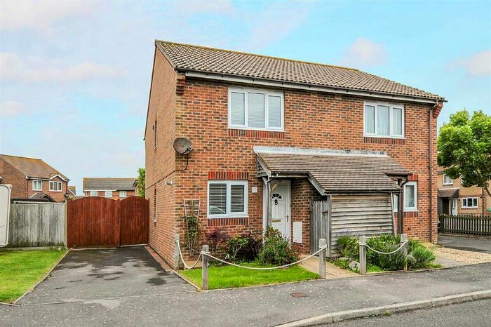 2 Bedroom Semi-Detached House To Rent In Manton Close, Bracklesham Bay, PO20
