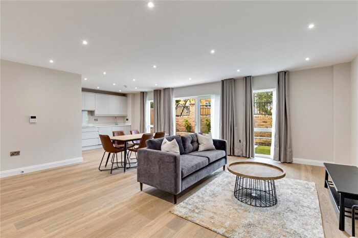 2 Bedroom Apartment To Rent In Purley Avenue, London, NW2