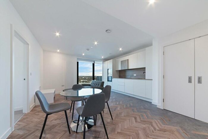 1 Bedroom Flat To Rent In Makers Yard, Bow, E3
