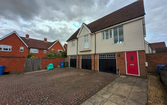 2 Bedroom Coach House To Rent In Crocus Drive, Sittingbourne, ME10
