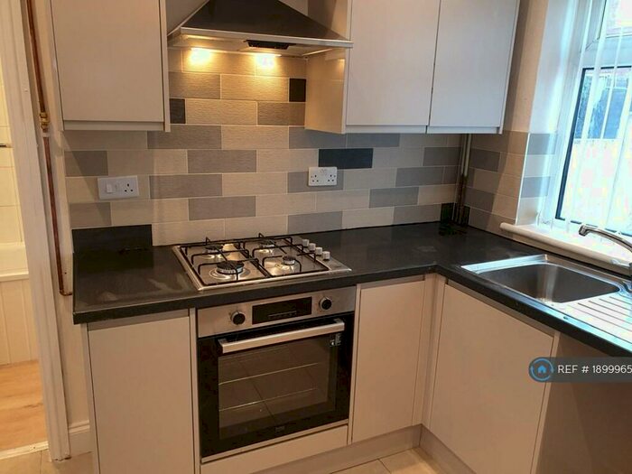 3 Bedroom Semi-Detached House To Rent In Commercial Street, Stoke-On-Trent, ST6