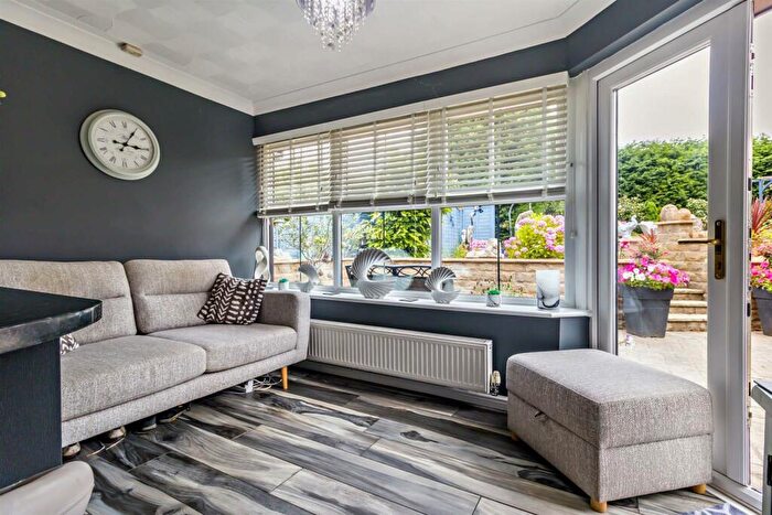 5 Bedroom Detached House For Sale In St Peters Heights, Old Edlington, Doncaster, DN12