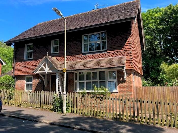4 Bedroom Detached House To Rent In Station Road, Hythe, CT21