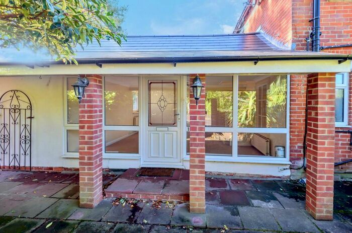 3 Bedroom Semi-Detached House To Rent In Kingsway, Hiltingbury, Chandler's Ford, SO53