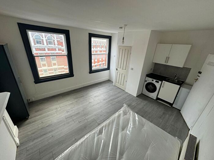 Studio To Rent In London, NW6