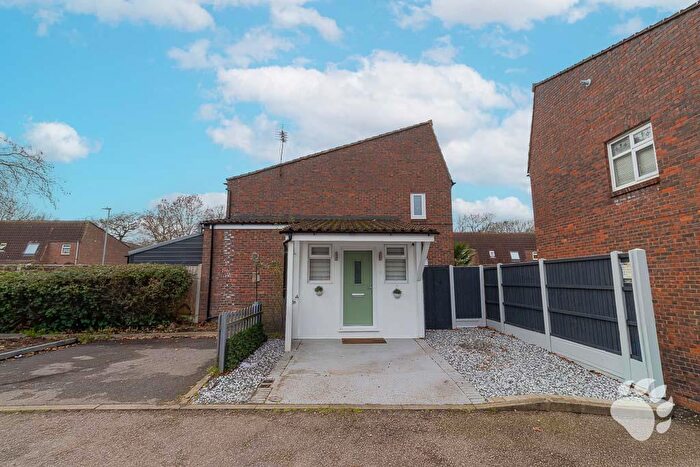 3 Bedroom Semi-Detached House For Sale In Paxfords, Laindon, SS15