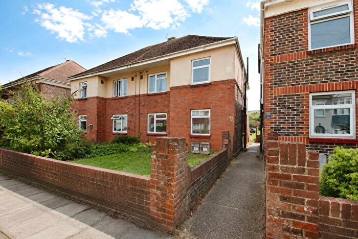 2 Bedroom Maisonette For Sale In Aylen Road, Portsmouth, Hampshire, PO3