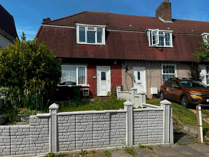 3 Bedroom End Of Terrace House To Rent In Downham Way, Bromley, BR1