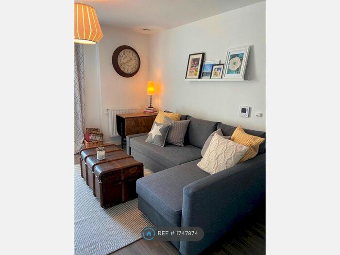 1 Bedroom Flat To Rent In Adenmore Road, London, SE6