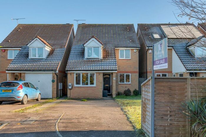 3 Bedroom Detached House For Sale In Martlesham, Welwyn Garden City, AL7