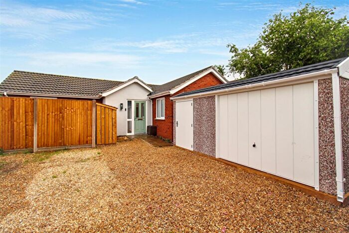 3 Bedroom Detached Bungalow For Sale In Fakenham Road, Taverham, Norwich, NR8