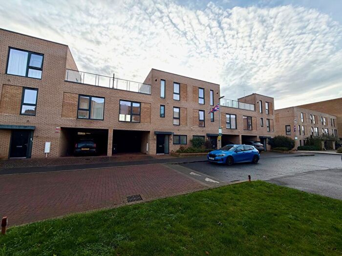 4 Bedroom House To Rent In Whittington Road, Trumpington, Cambridge, CB2