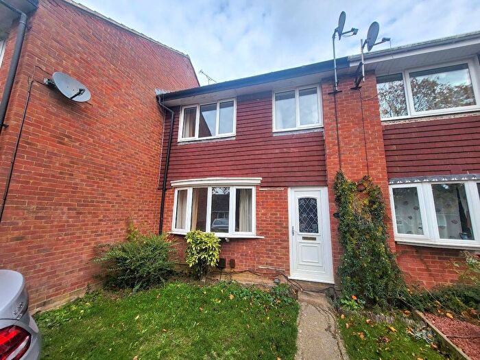 3 Bedroom Terraced House To Rent In Lawrence Walk, Newport Pagnell, MK16