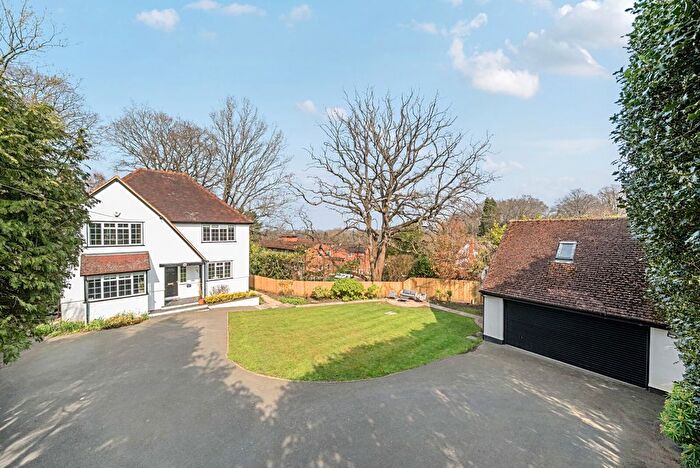 5 Bedroom Detached House For Sale In Wych Hill, Woking, GU22