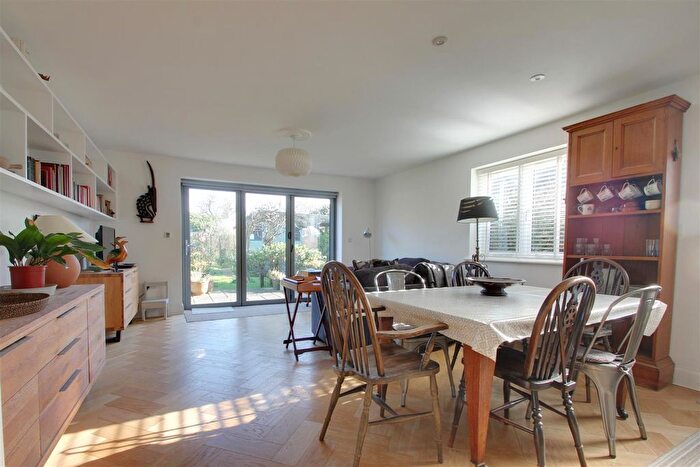 1 Bedroom Flat To Rent In Rosebery Avenue, Goring-By-Sea, Worthing, BN12