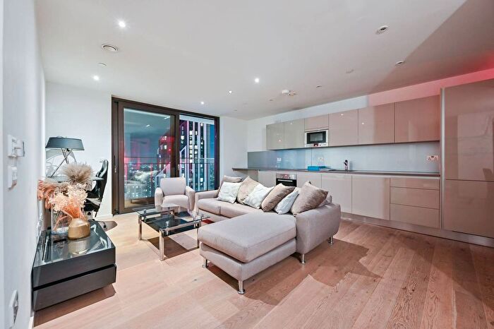 2 Bedroom Flat To Rent In St. Gabriel Walk, Elephant And Castle, SE1