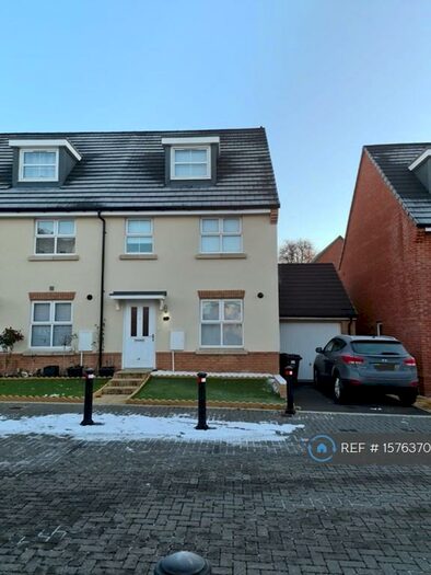 3 Bedroom End Of Terrace House To Rent In Draper Close, Andover, SP11