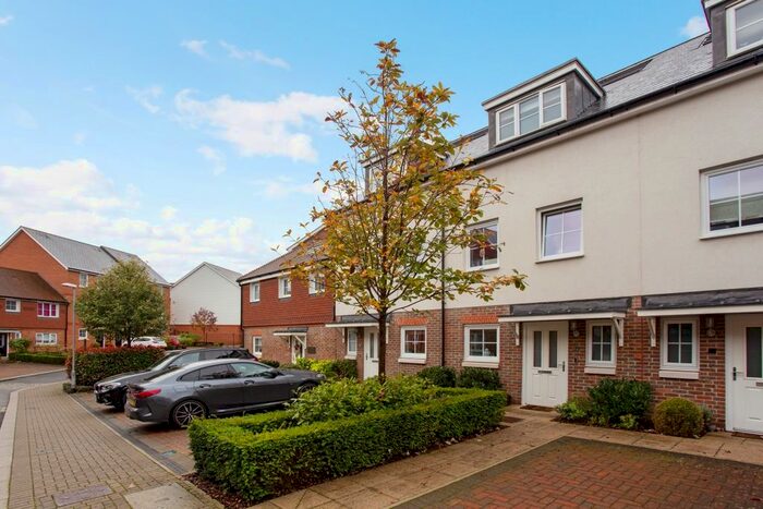 3 Bedroom Town House To Rent In Eden Road, Dunton Green, Sevenoaks, TN14