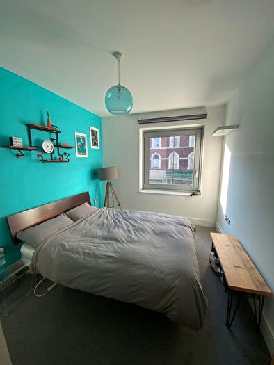 1 Bedroom Flat To Rent In Kingsland High Street, London, E8
